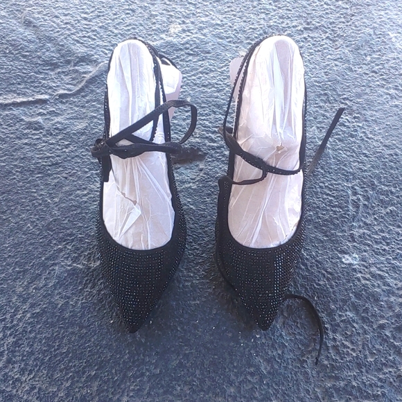 Gianni Bini woman high heel shoes - Picture 2 of 7